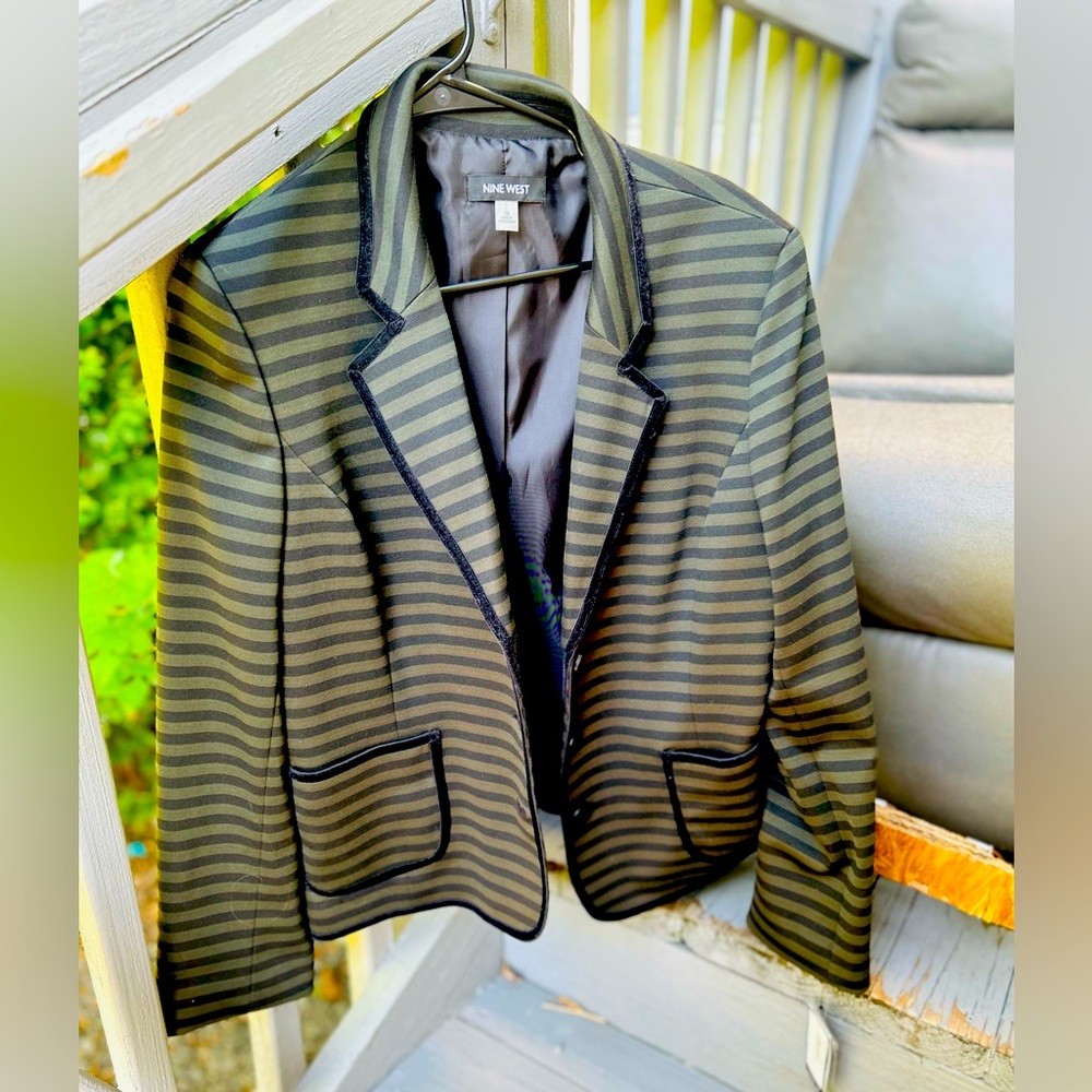 Brand New Nine West Blazer Black, Green